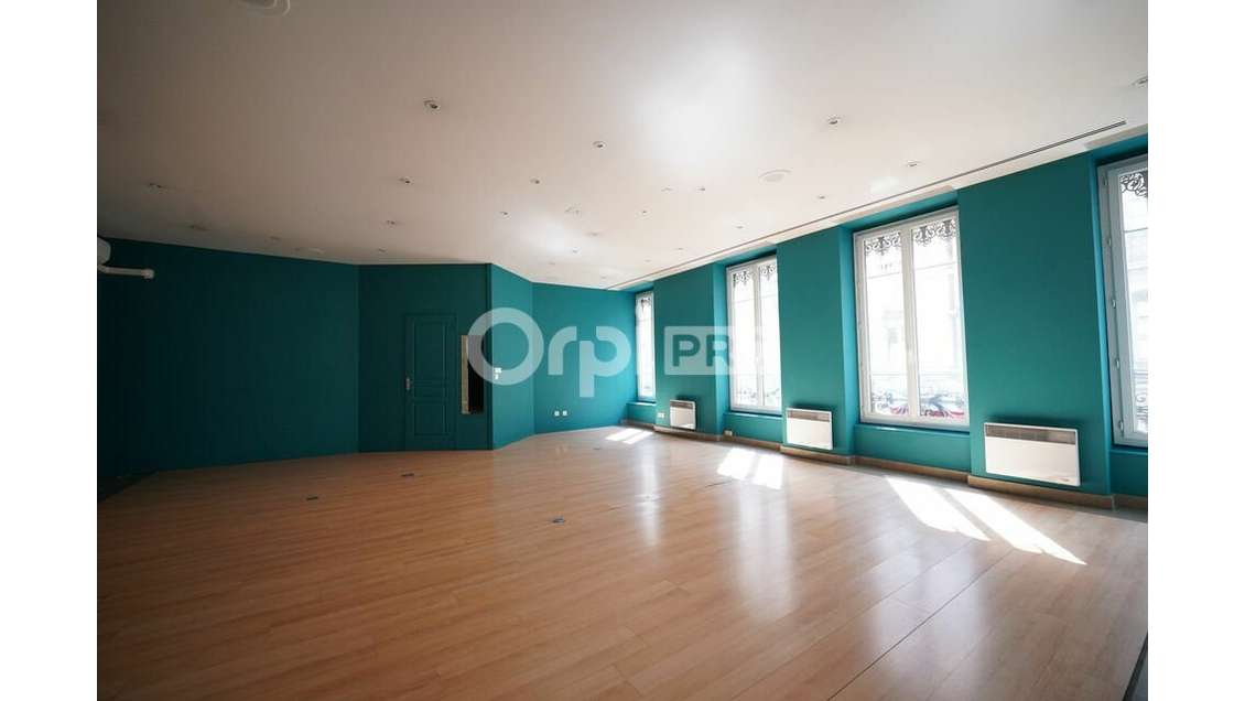 Bureaux à louer 120m² à Lyon 2e rue Edouard Heriot