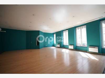 Loue local commercial 41m² Lyon Place de l'Europe