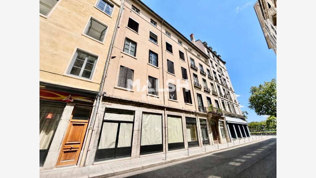 Bureaux de 183m² à louer en RDC à Lyon 69002