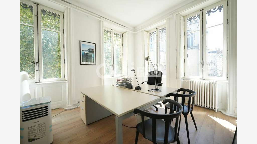 BUREAU À LOUER - LYON 2 - IMMÉDIATEMENT