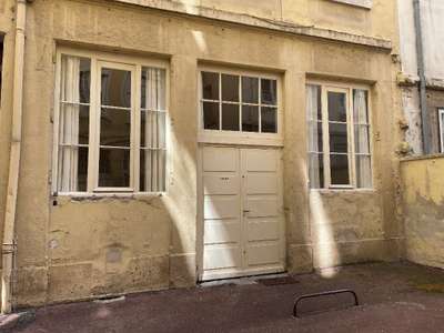 LYON 2 - LOCAL SUR COUR RUE DE LA CHARITE