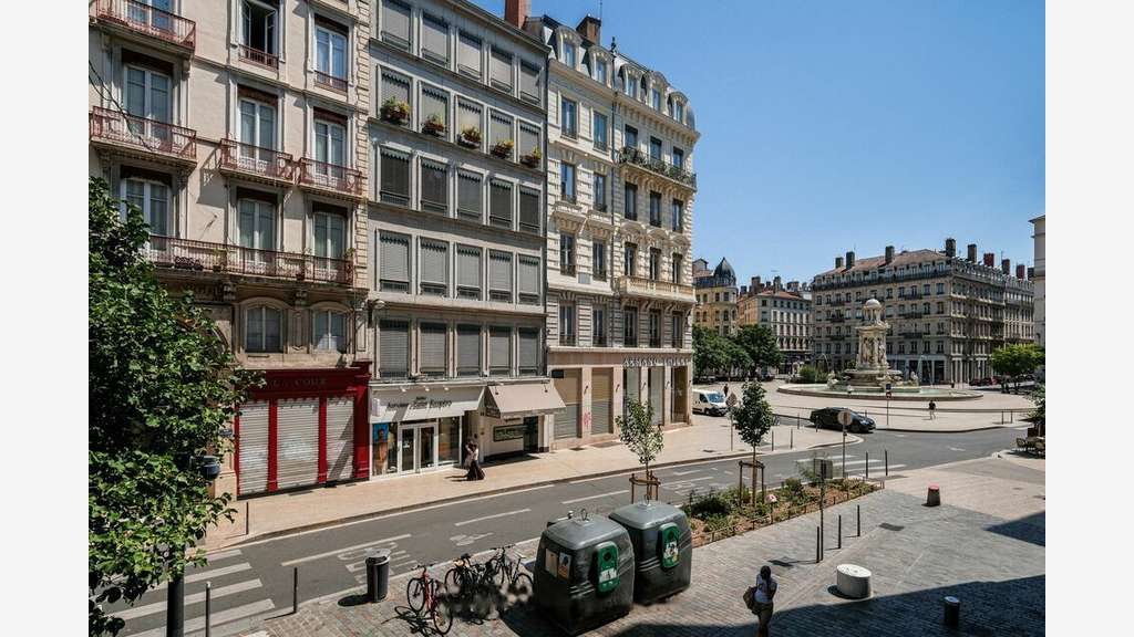 Bureaux 92m² à louer à Lyon 2e rue de Brest