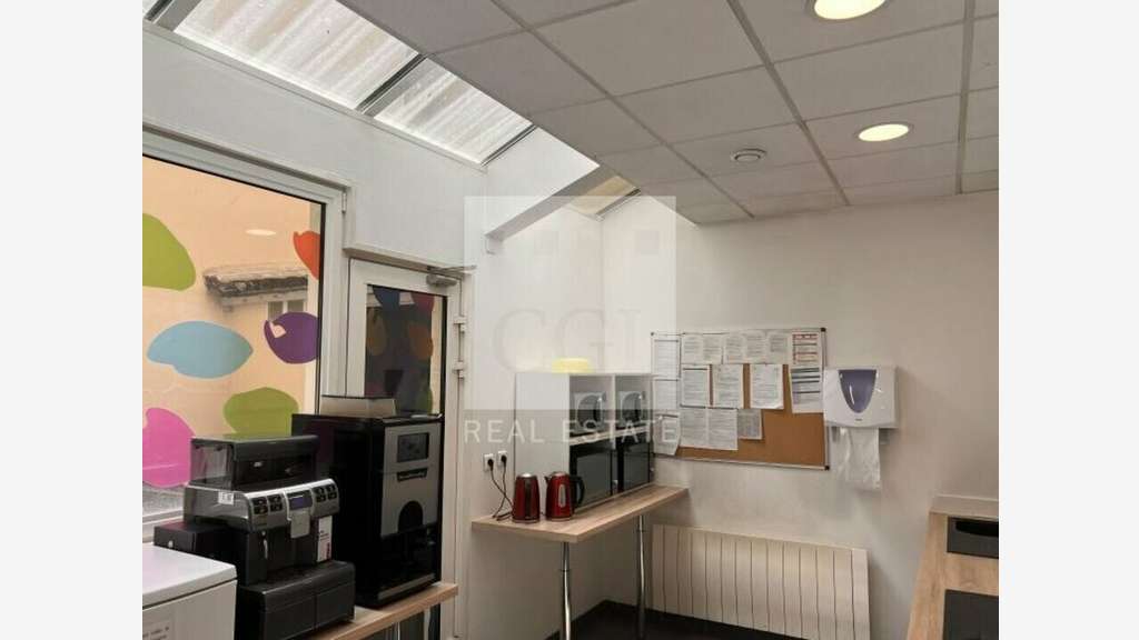 A louer beaux bureaux 828m à Lyon 2e gare Perrache