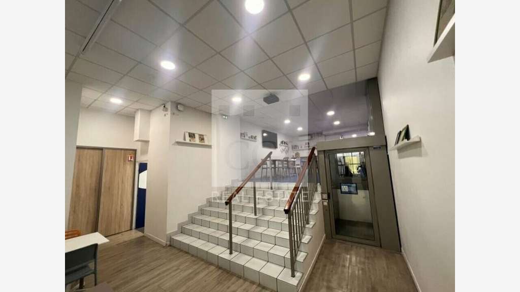 A louer beaux bureaux 828m à Lyon 2e gare Perrache