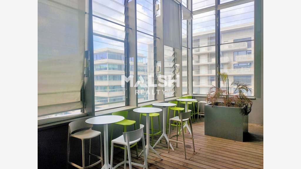 Bureaux 246m² R+5 à louer à Lyon 69002 Confluence