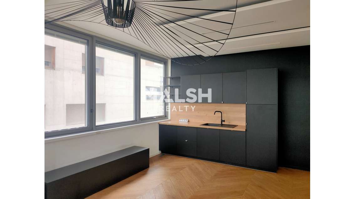 Bureaux rénovés 149m² à louer Confluence 69002