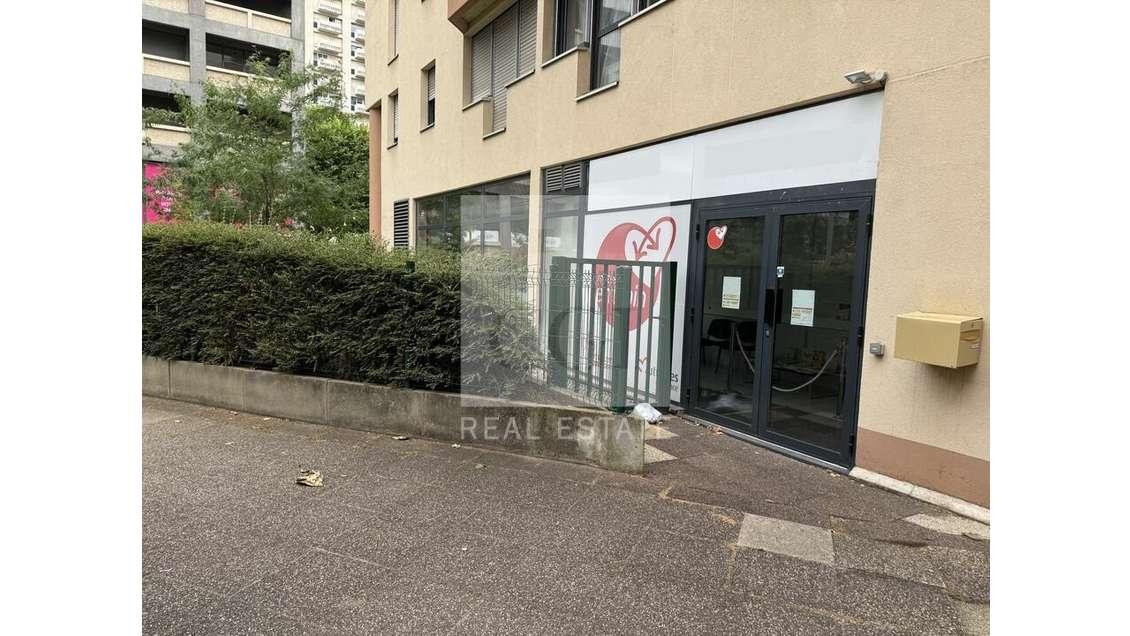 Bureau 124m² RDC à louer à Lyon 3e Gare Part-Dieu