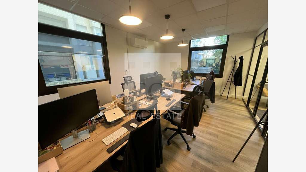Bureaux excellent état 134m² à louer à Lyon 3e