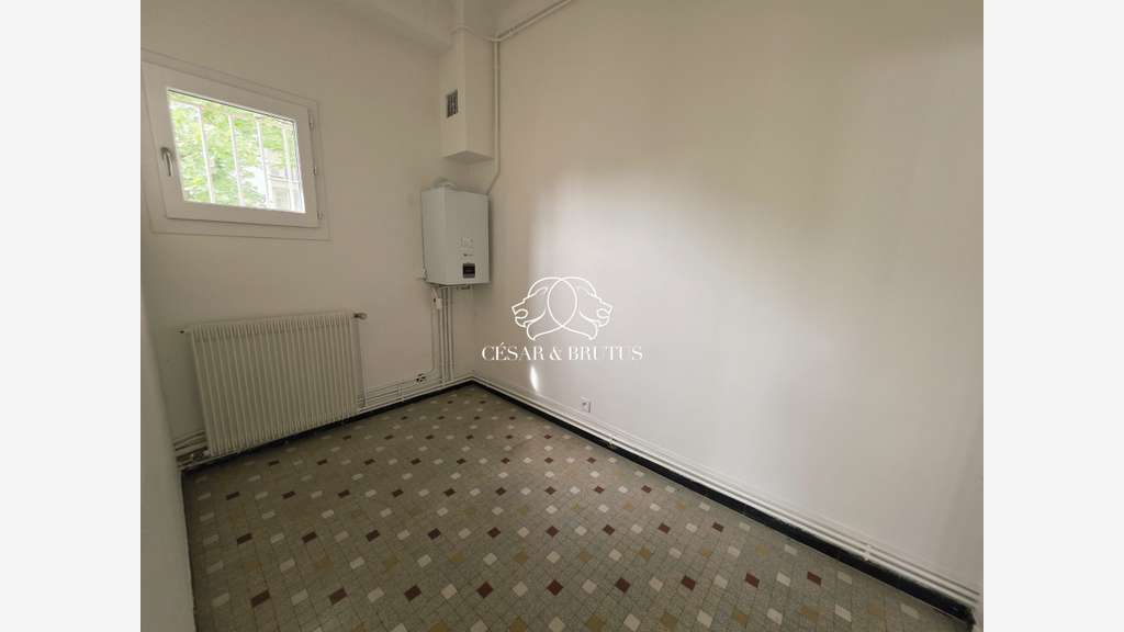 Local professionnel 38m² à louer Lyon 3e Montchat