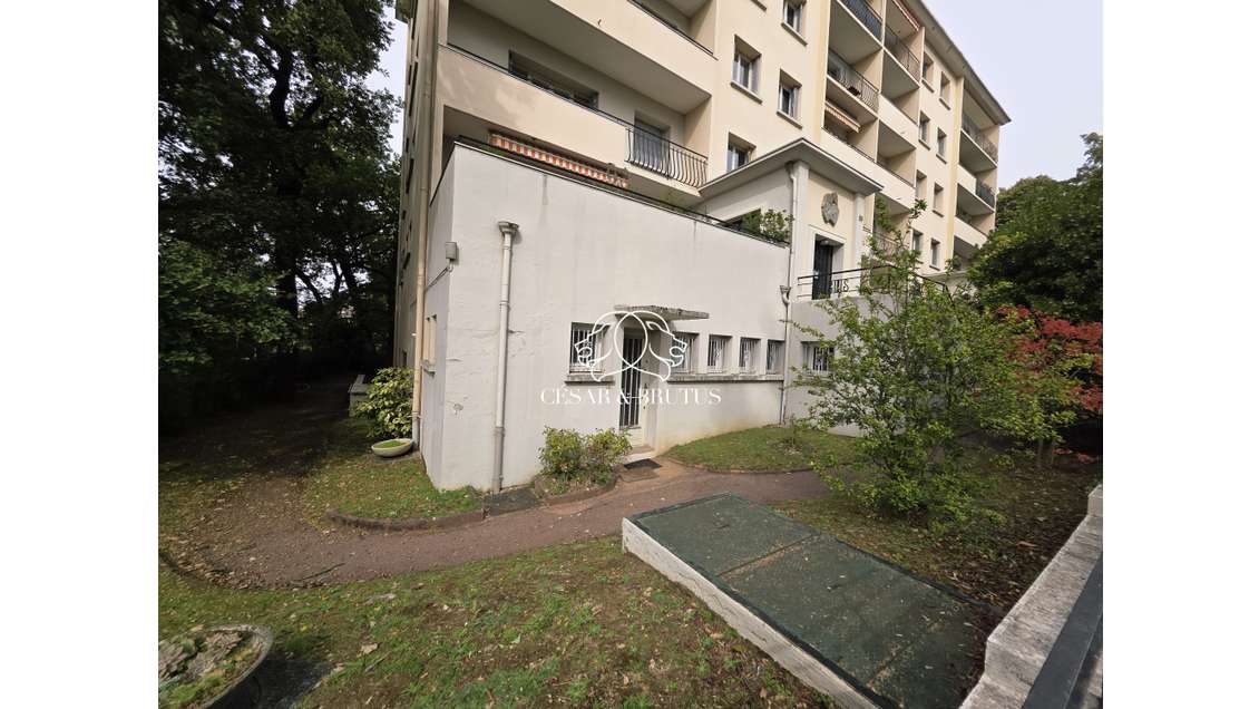 Local professionnel 38m² à louer Lyon 3e Montchat