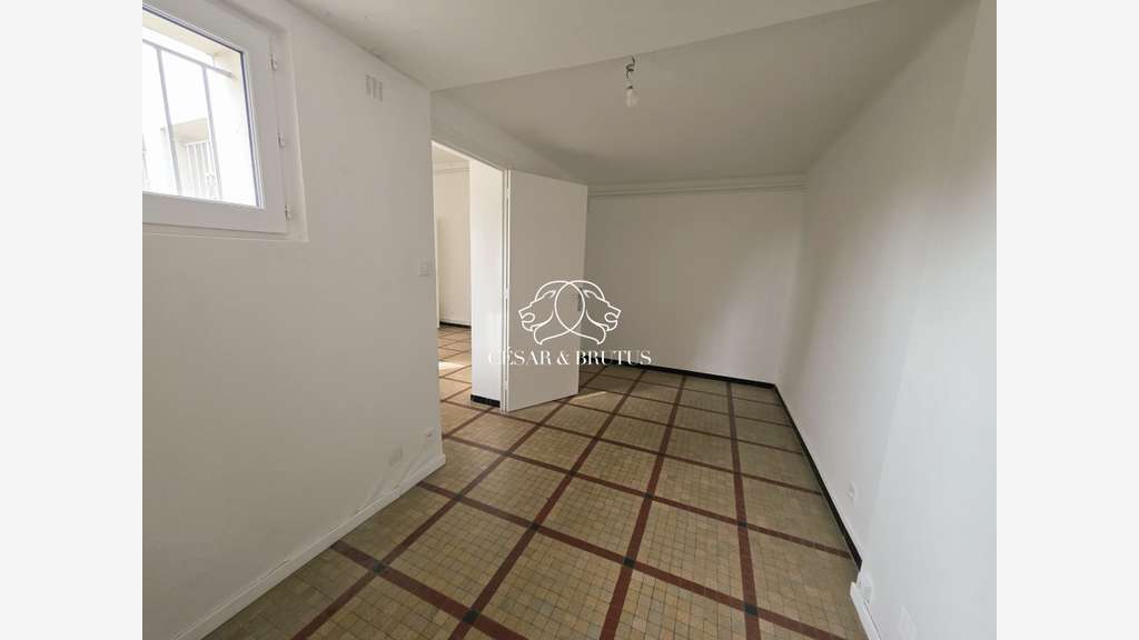 Local professionnel 38m² à louer Lyon 3e Montchat