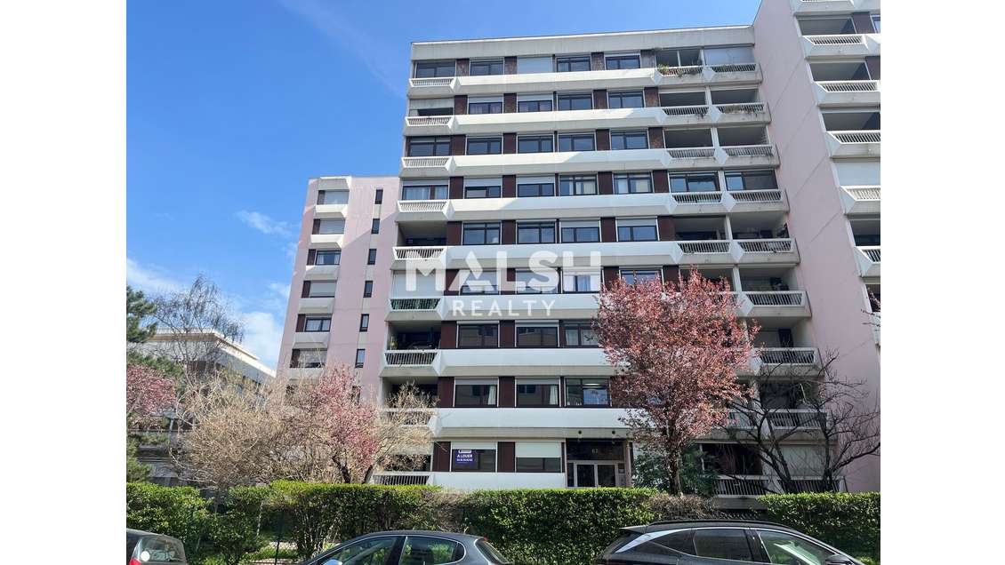 Loue bureaux 84m² rénovés avec balcon à Lyon 69003