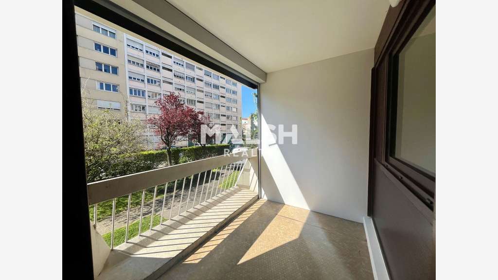 Loue bureaux 84m² rénovés avec balcon à Lyon 69003