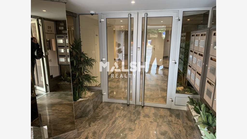 Loue bureaux 200m² Lyon 69003 proche métro et tram
