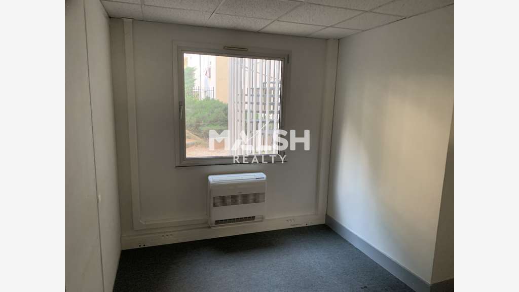 Loue bureaux 200m² Lyon 69003 proche métro et tram