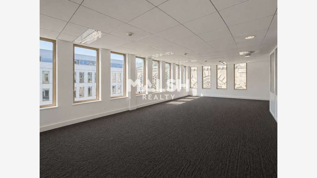 A louer bureaux 343m² excellent état Lyon 3e