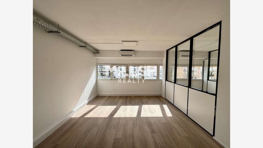 Location bureaux rénovés 240m² divisibles Lyon 3e