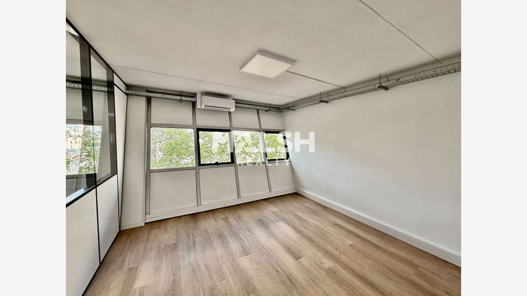 Location bureaux rénovés 240m² divisibles Lyon 3e