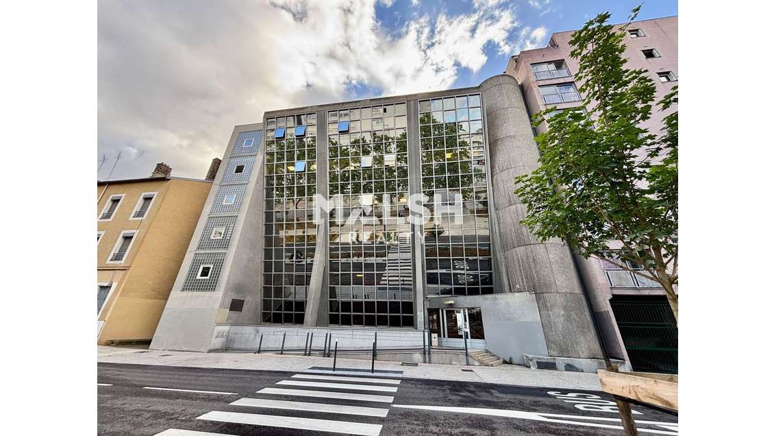 Location bureaux rénovés 240m² divisibles Lyon 3e