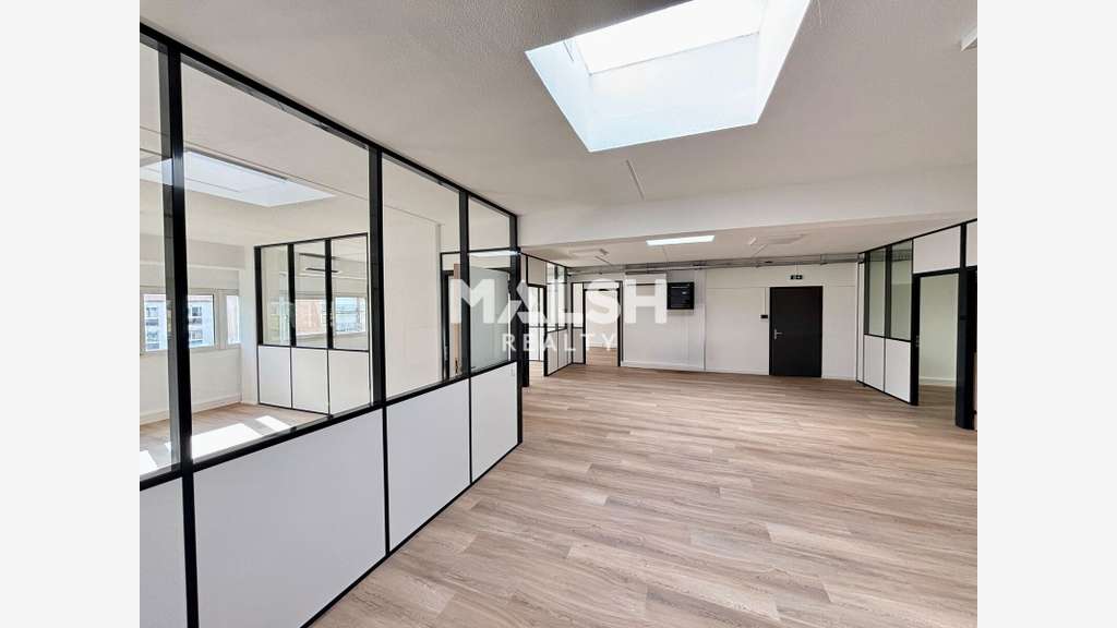 Location bureaux rénovés 240m² divisibles Lyon 3e