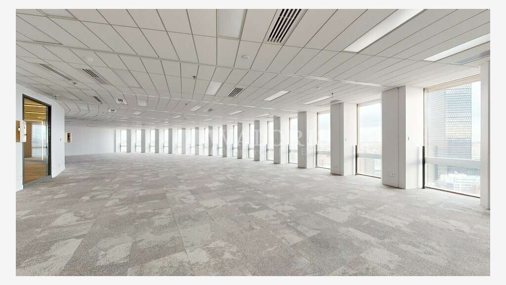 Bureaux rénovés à louer Lyon 3e tour CRAYON 