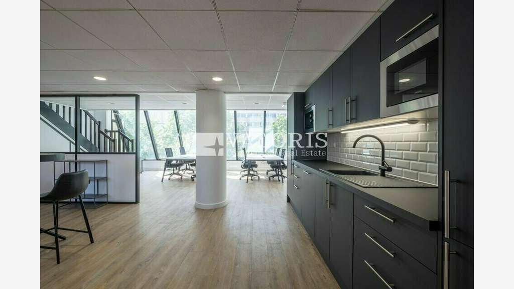 Bureaux lumineux de 547m² à louer à Lyon 69003