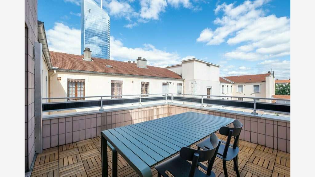Bureaux lumineux de 547m² à louer à Lyon 69003