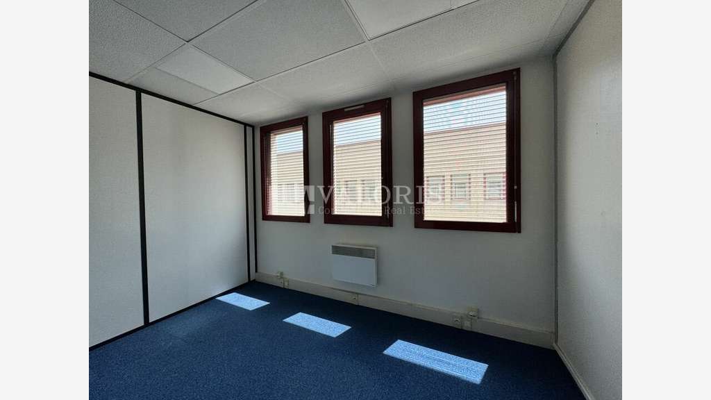 Bureaux 162m² R+1 à louer à Lyon 3ème 