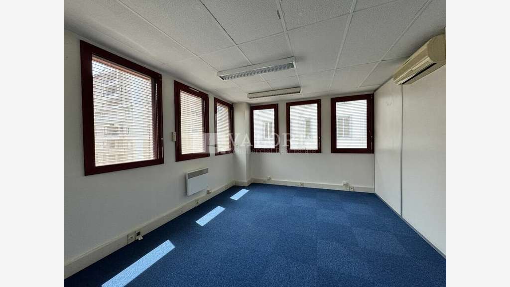 Bureaux 162m² R+1 à louer à Lyon 3ème 
