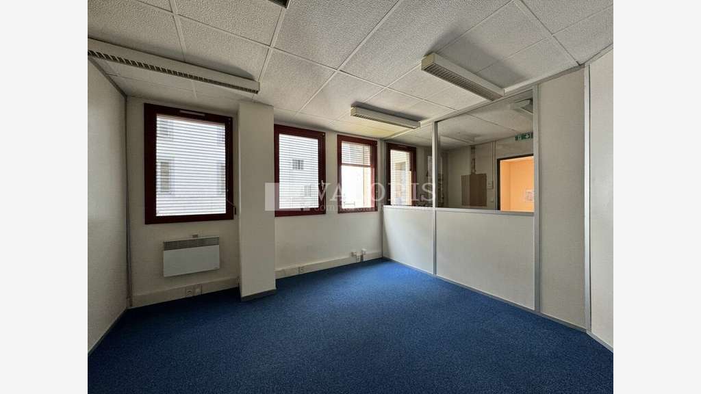 Bureaux 162m² R+1 à louer à Lyon 3ème 