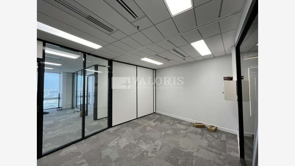 Bureaux rénovés 95m² R+15 à louer à Lyon 3e