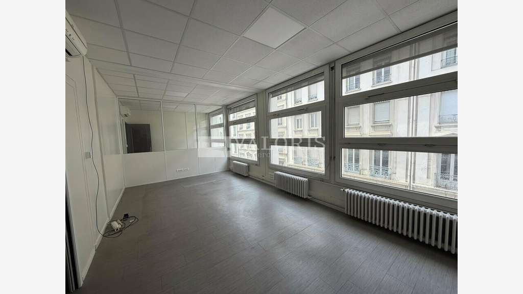 Bureaux 250m² R+4 à louer à Lyon 3e