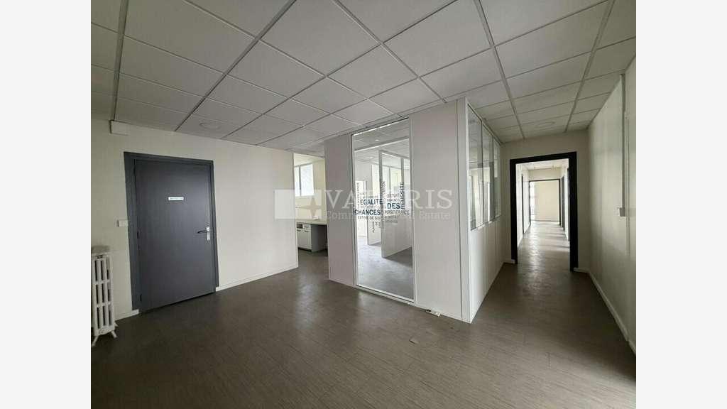Bureaux 250m² R+4 à louer à Lyon 3e
