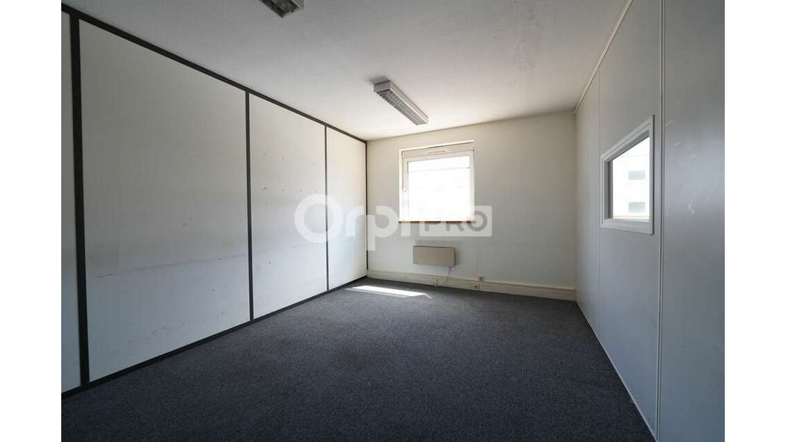 BUREAUX A LOUER - 64 m² - LYON 3