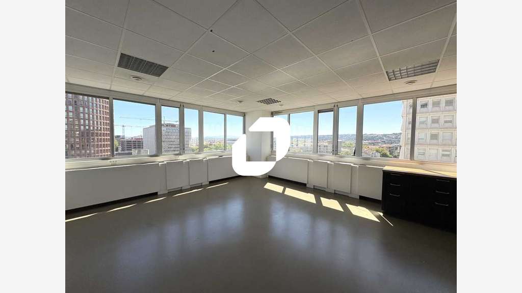 A louer Bureaux 2068m² Lyon