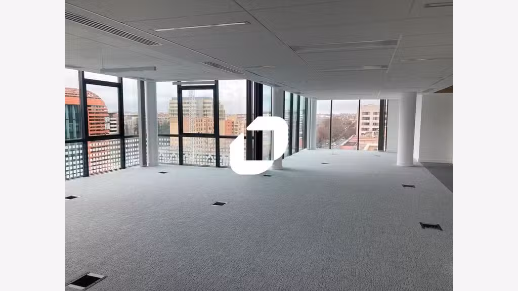 A louer Bureaux 4588m² Lyon