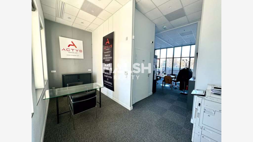 Bureaux rénovés 88m² ERP5 à louer Lyon 3 Part-Dieu