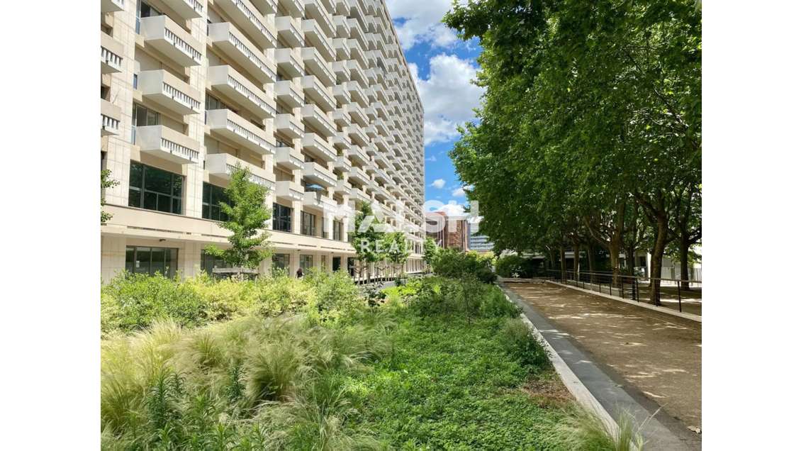 Bureaux rénovés 88m² ERP5 à louer Lyon 3 Part-Dieu