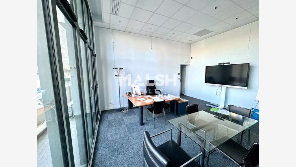 Bureaux rénovés 88m² ERP5 à louer Lyon 3 Part-Dieu