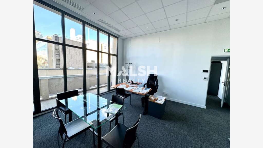 Bureaux rénovés 88m² ERP5 à louer Lyon 3 Part-Dieu