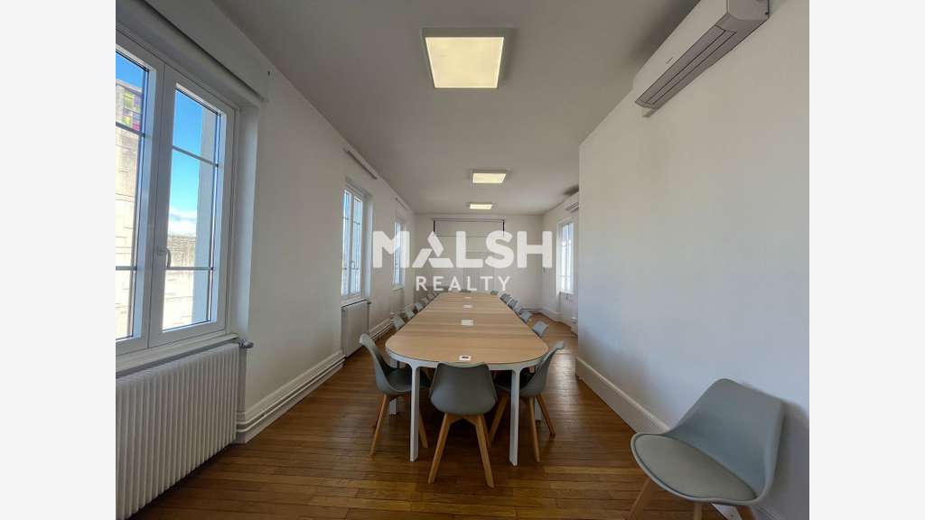 Location bureaux 90m² à Lyon Croix-Rousse.