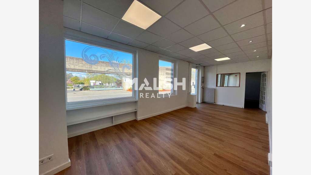 Location bureaux 90m² à Lyon Croix-Rousse.