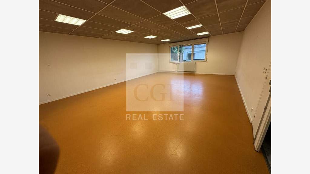 A louer bureaux 92m² RDC à Lyon 5e