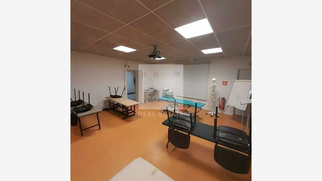 A louer bureaux 92m² RDC à Lyon 5e