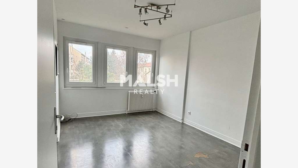 A louer bureaux lumineux, cloisonnés 56m² Lyon 5e