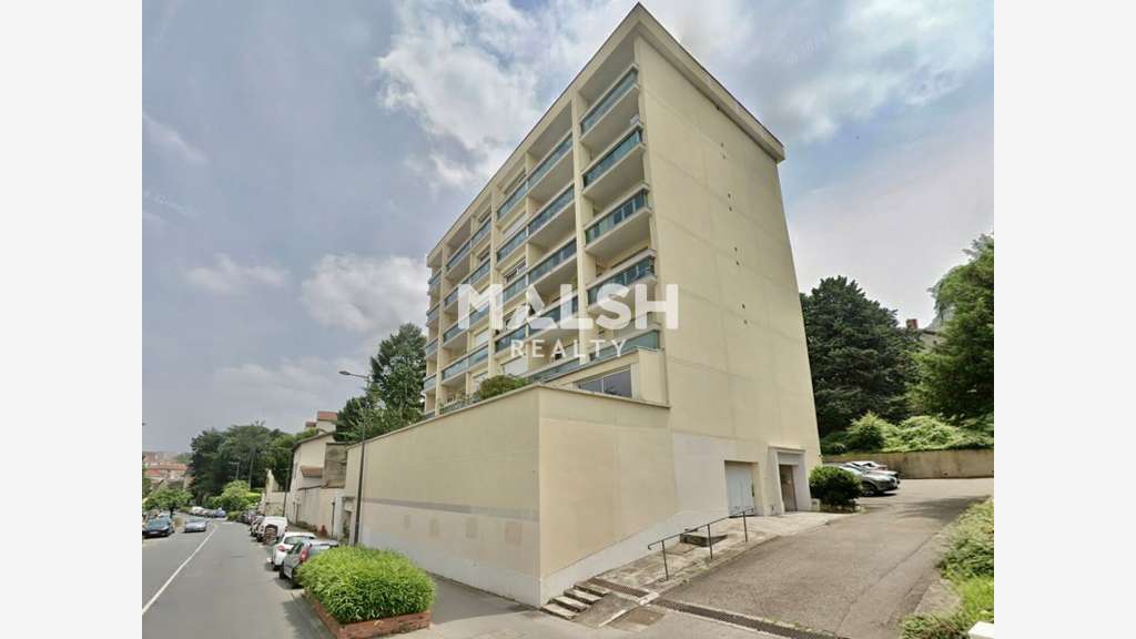 A louer bureaux lumineux, cloisonnés 56m² Lyon 5e