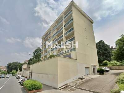 A louer bureaux lumineux, cloisonnés 56m² Lyon 5e