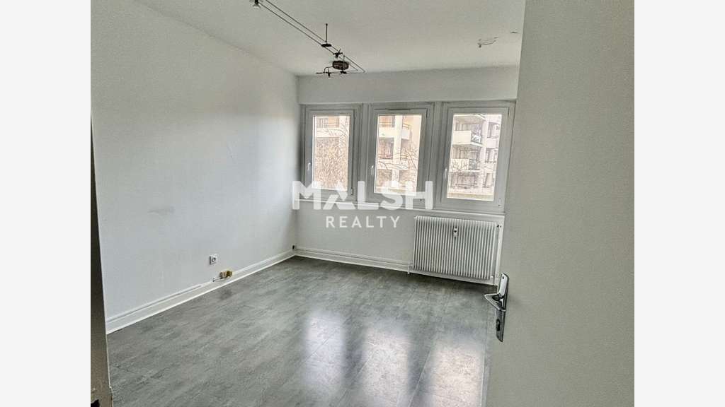 A louer bureaux lumineux, cloisonnés 56m² Lyon 5e