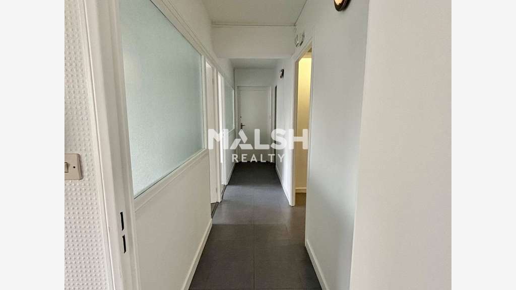 A louer bureaux lumineux, cloisonnés 56m² Lyon 5e