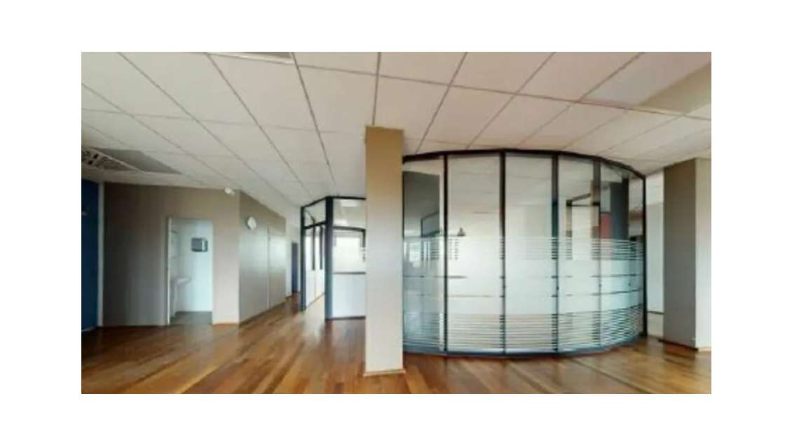 A louer bureaux 300m² rénovés R+1 à Lyon M6 